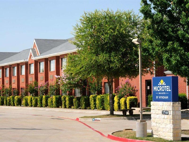 Travelodge By Wyndham Arlington/Dallas Area Экстерьер фото