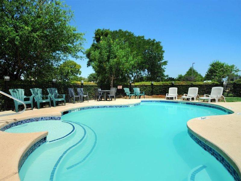 Travelodge By Wyndham Arlington/Dallas Area Экстерьер фото