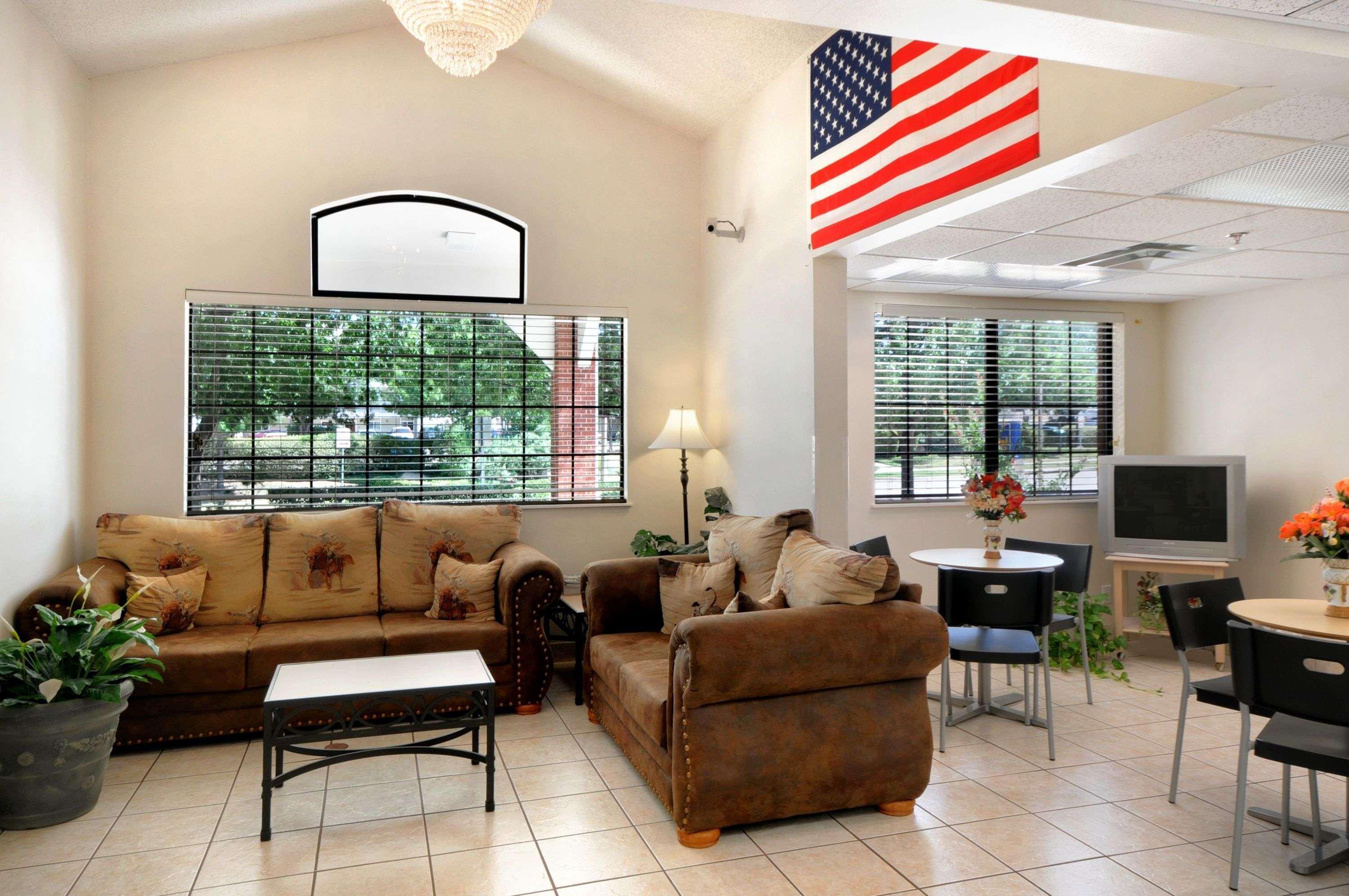 Travelodge By Wyndham Arlington/Dallas Area Экстерьер фото