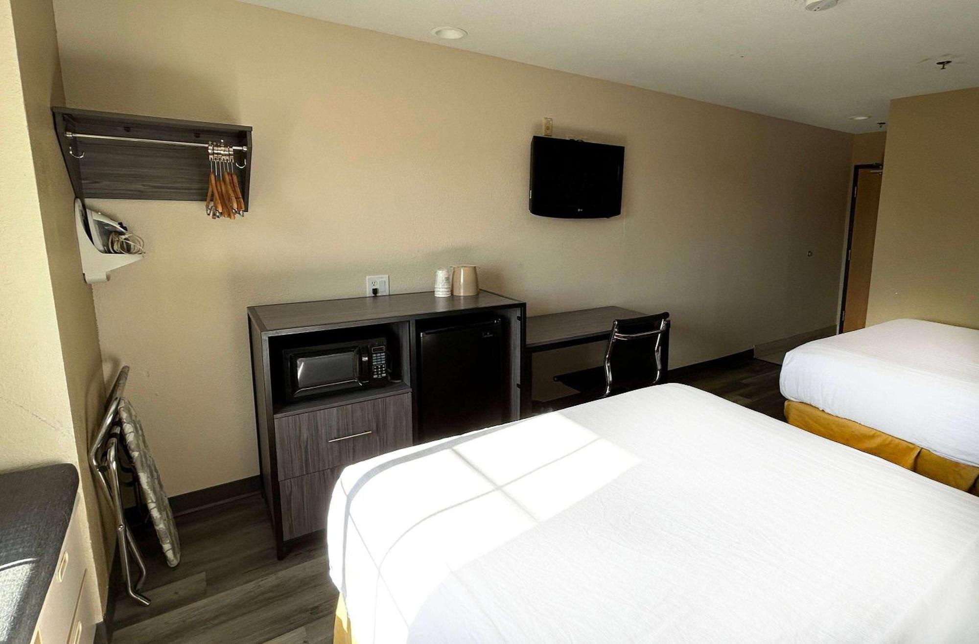 Travelodge By Wyndham Arlington/Dallas Area Экстерьер фото