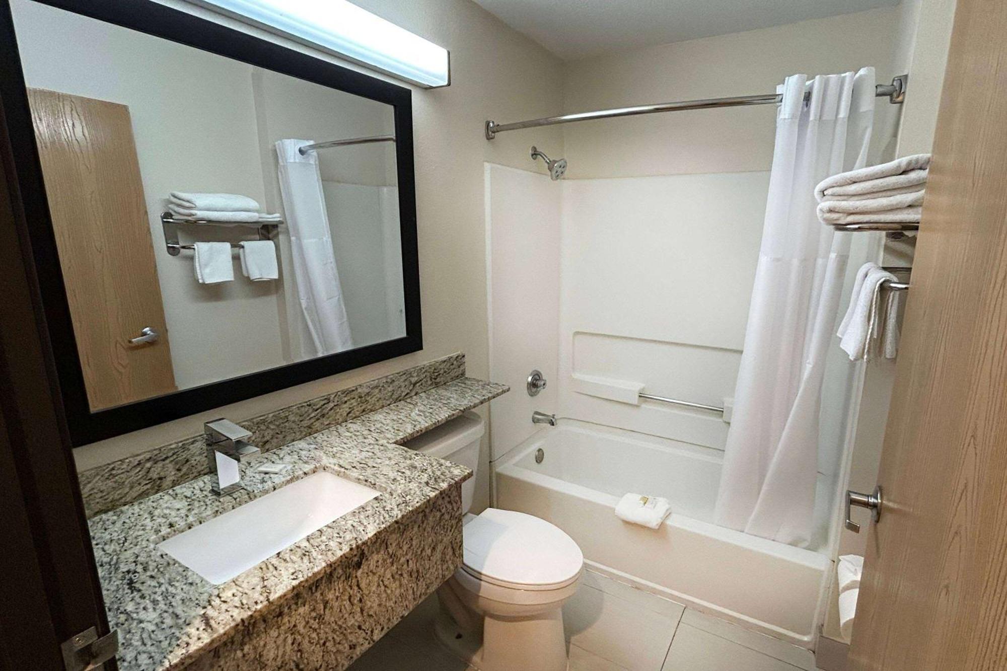 Travelodge By Wyndham Arlington/Dallas Area Экстерьер фото